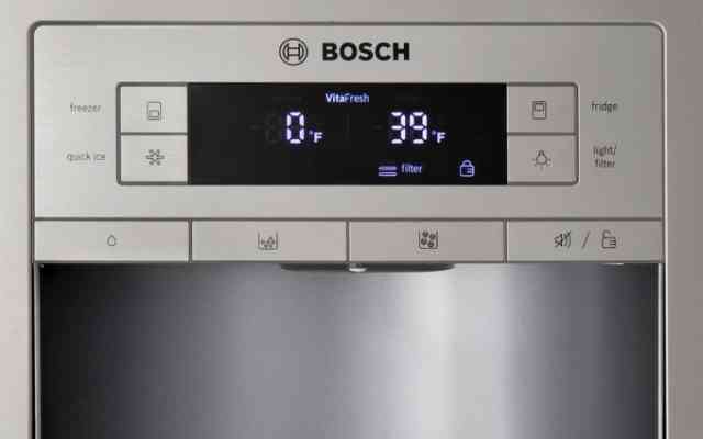 142538-refrigeratorsbottomfreezers-bosch-b26ft70sns-d-3